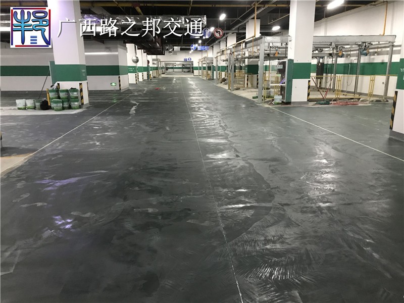 环氧地坪漆地面起砂原因是什么？怎么办？ 