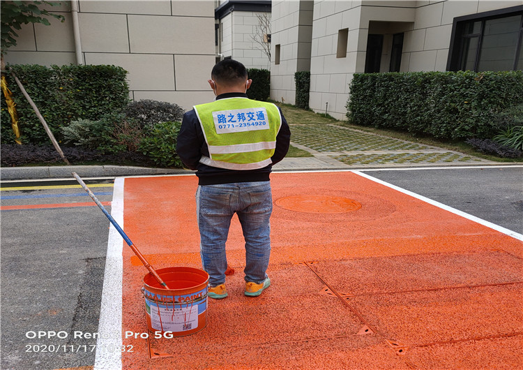 小区跑道彩色地坪冷涂(图2)