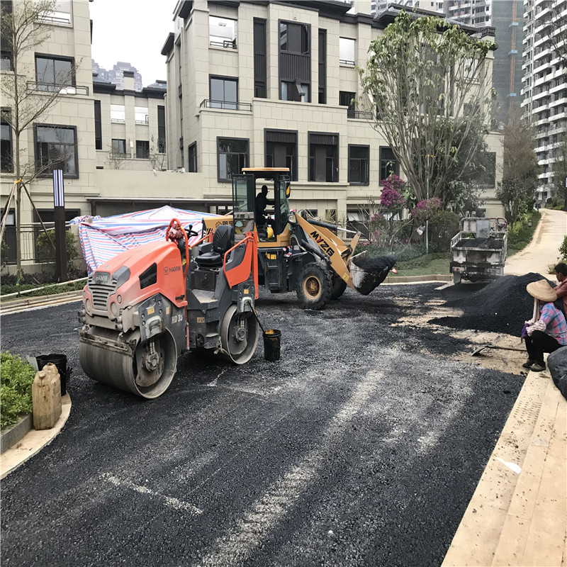 沥青路面铺设施工