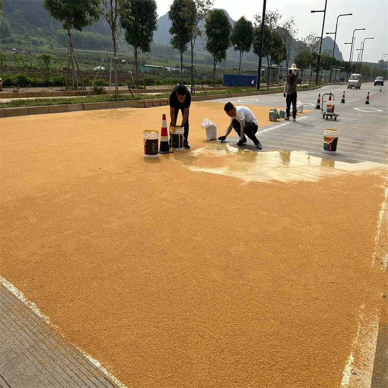 广西防滑地坪施工，彩色陶瓷颗粒包工价格(图5)